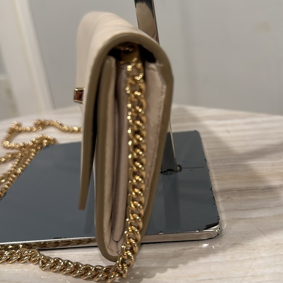 Coach Bag Cream Leather Wallet Gold Chain Crossbody - Picture 5 of 17